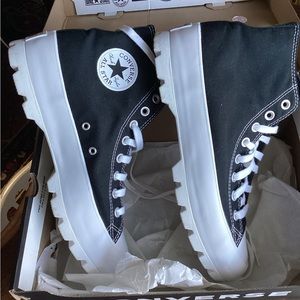 High Top Converse Sneaks